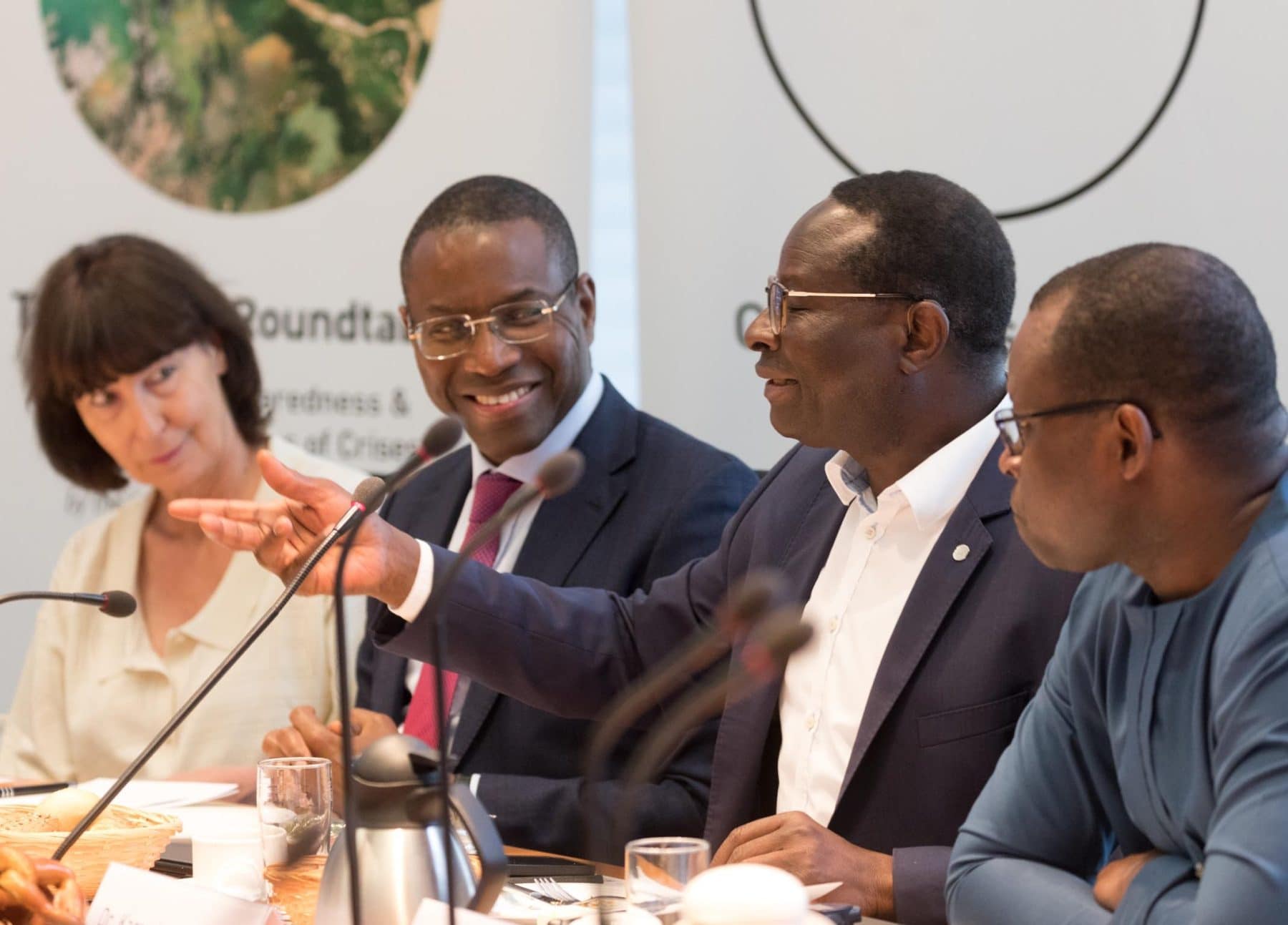 Dr. Ingrid Hamm, H.E. Amadou Hott, Dr. Karamba Diaby und S.E. Cheikh Tidiane Sall beim Parlamentarischen Frühstück "With Africa into a New World Order in Times of Global Crises“