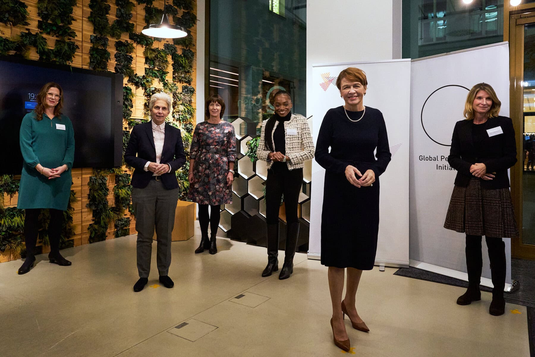 Global Perspectives Salon "Strong Women - Strong Economies: Promoting Economic Equality after Covid-19"